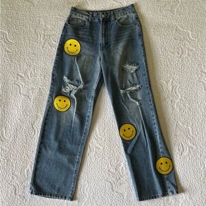 NWOT - Forever 21 - ‘Happy Face Distressed Baggy High Rise Jeans’ - Size 27
